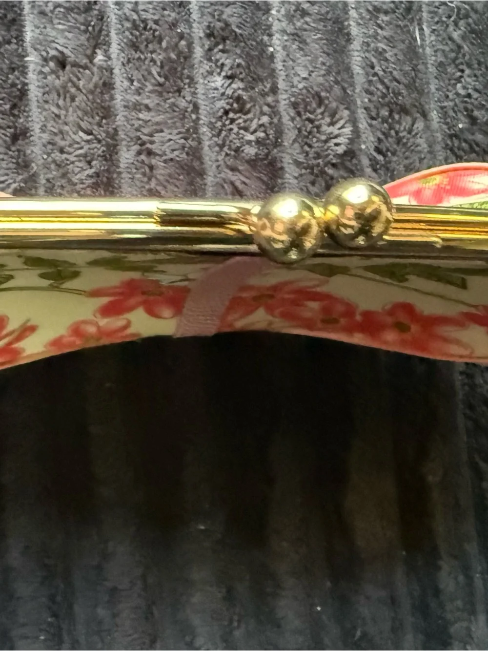 Joan Rivers Beauty Floral Kiss Lock Wristlet Clutch